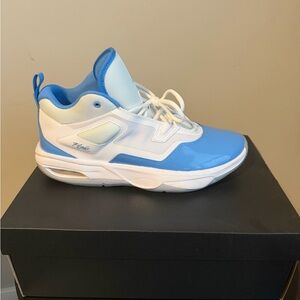 Jordan Flight Basketball Sneaker — University Blue